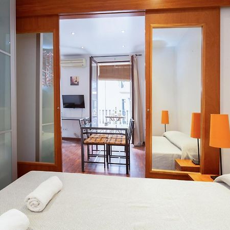 Aparteasy - Turo Park With Lovely Balcony 巴塞罗那 外观 照片