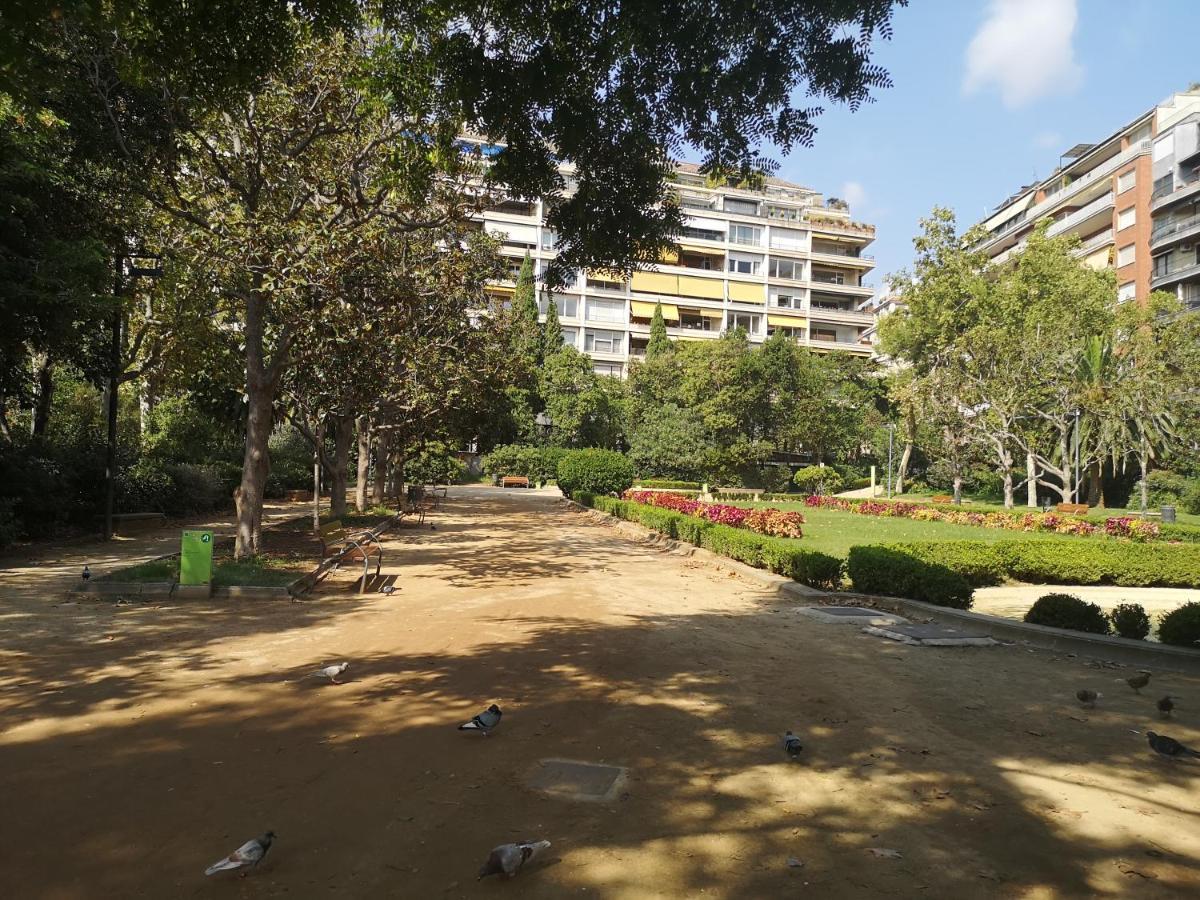Aparteasy - Turo Park With Lovely Balcony 巴塞罗那 外观 照片