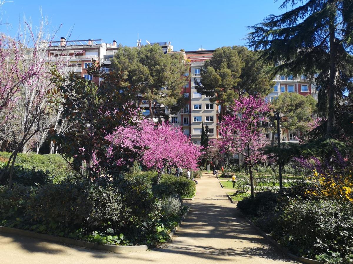 Aparteasy - Turo Park With Lovely Balcony 巴塞罗那 外观 照片